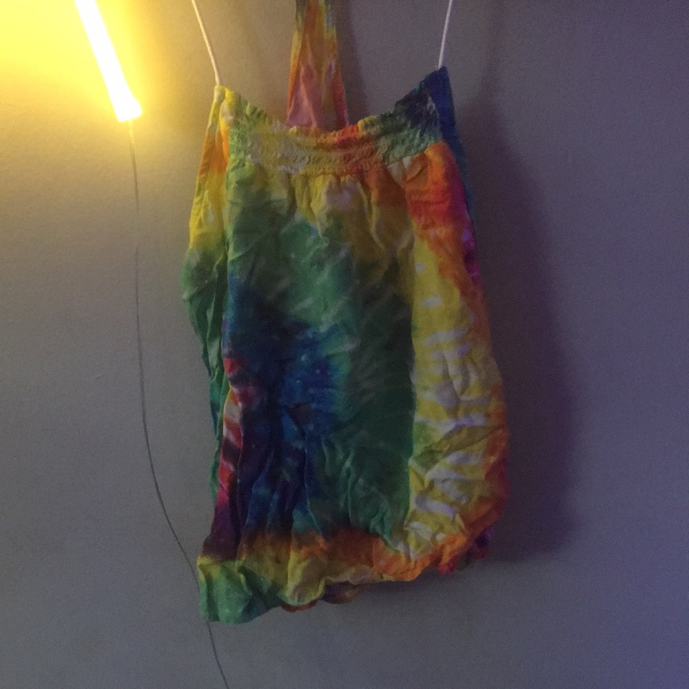 Colorful tank top 🦋